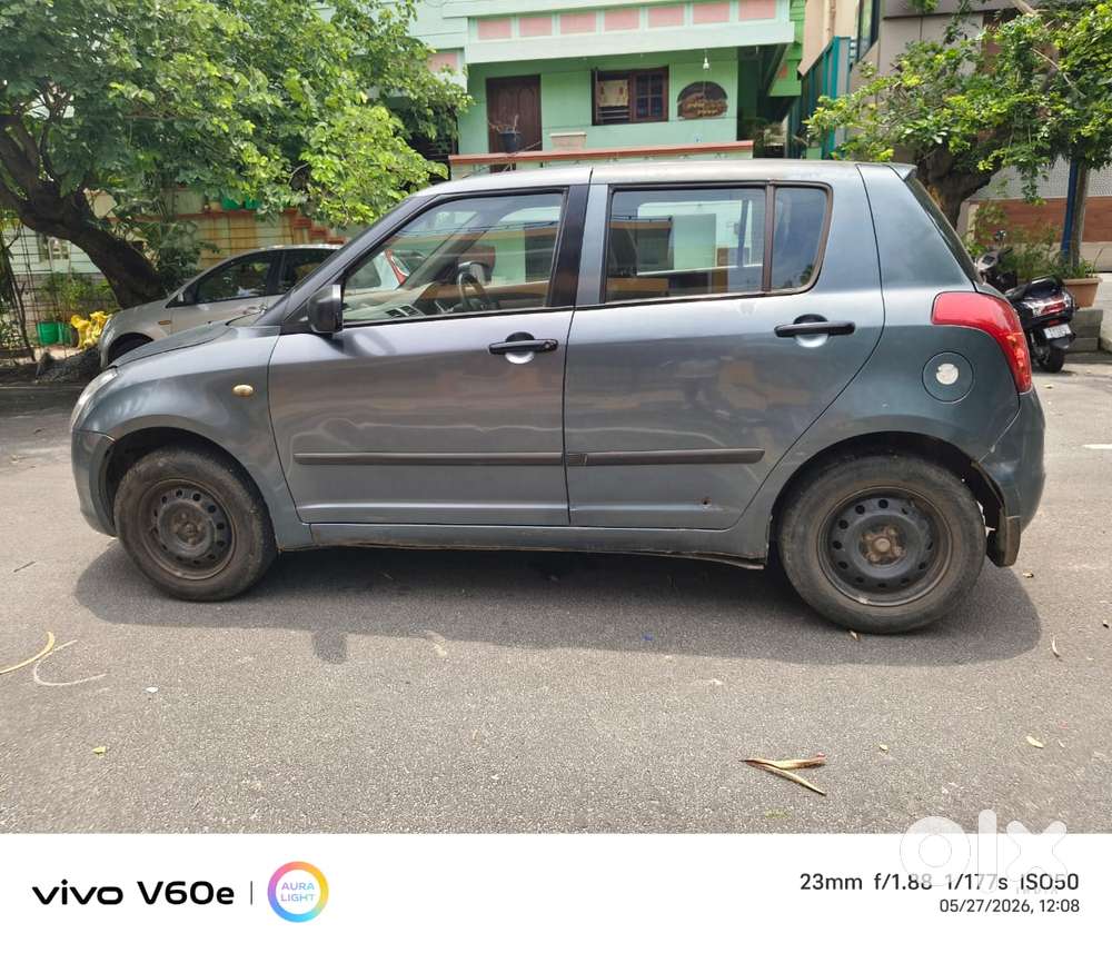 Maruti Suzuki Swift Vxi + Manual, 2010, Petrol