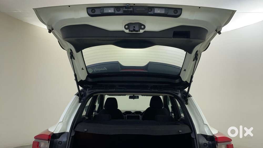 Nissan Magnite 1.0 Xv Premium Dual Tone, 2024, Petrol