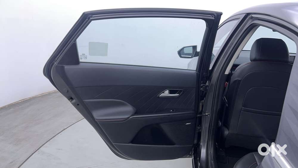 Hyundai Verna 1.5 Sx (o) Turbo Petrol Mt, 2023, Petrol