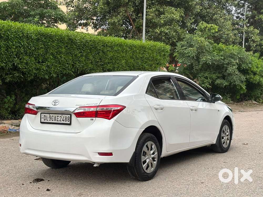 Toyota Corolla Altis 1.8 J, 2015, Petrol
