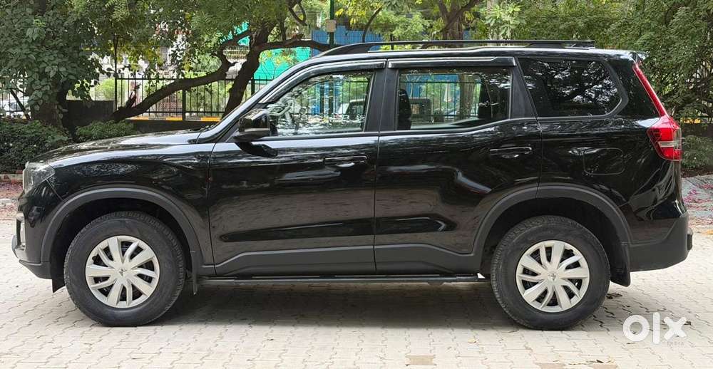 Mahindra Scorpio-n 2.0 Z4 Petrol Mt 7 Str, 2025, Petrol