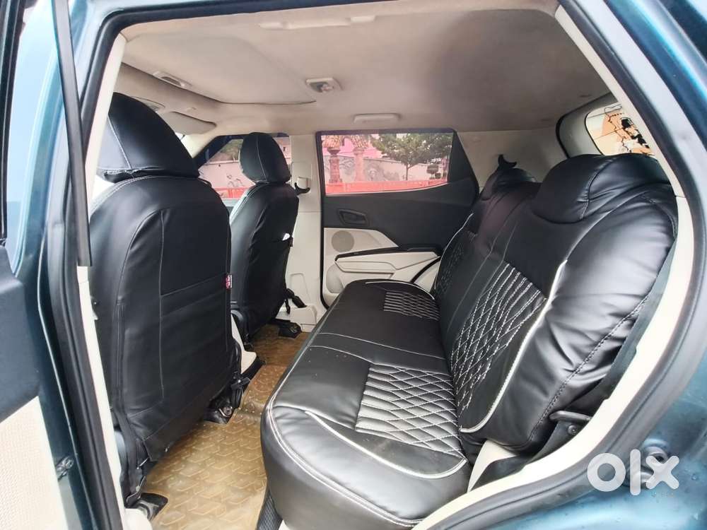 Mahindra Xuv300 W6, 2023, Petrol