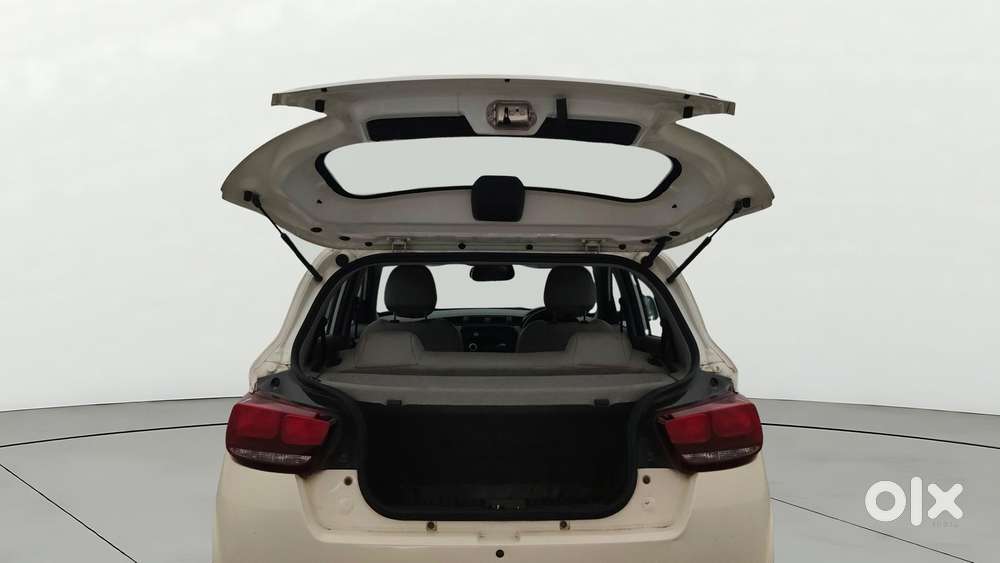 Mahindra Kuv 100 2016-2017 Mfalcon G80 K4 5str, 2016, Petrol