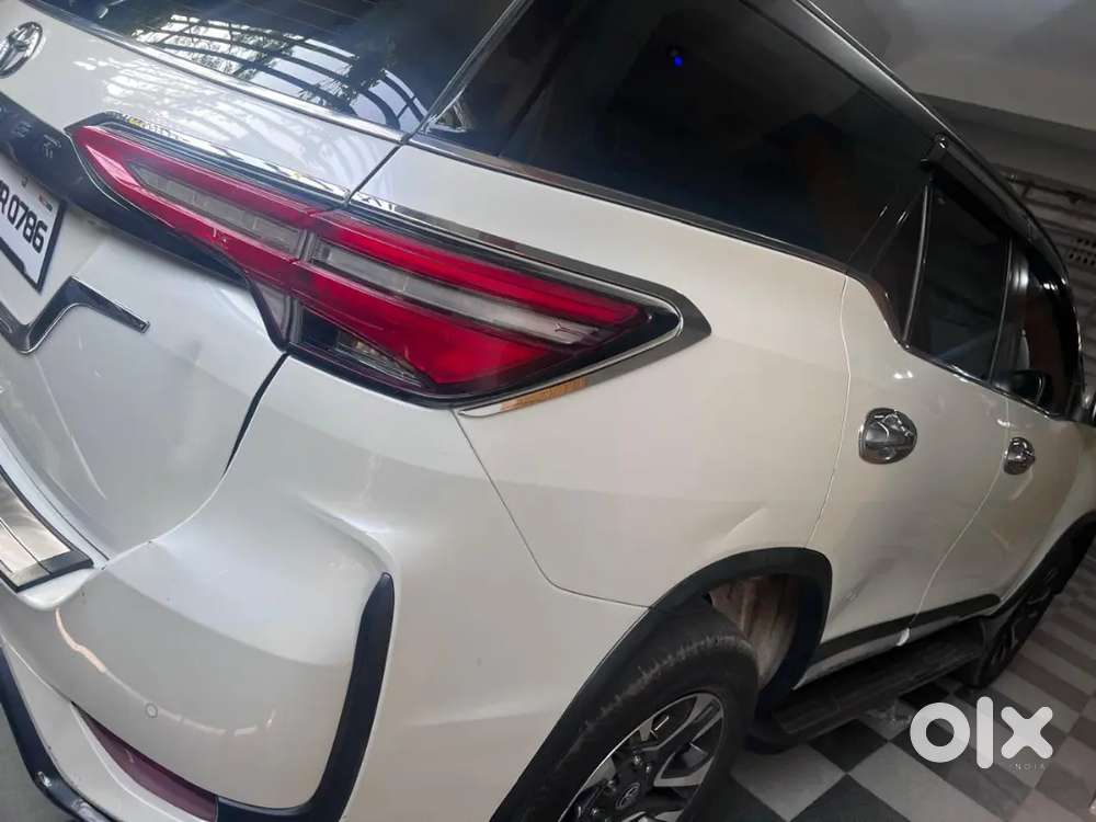 Toyota Fortuner Legender 2021