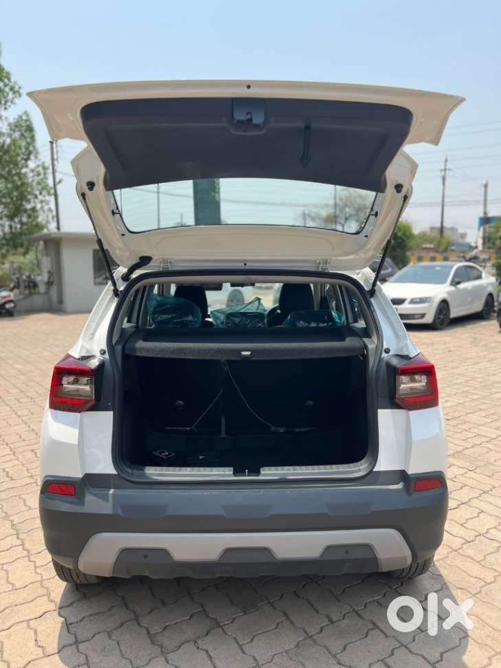 Skoda Kylaq Signature At, 2025, Petrol