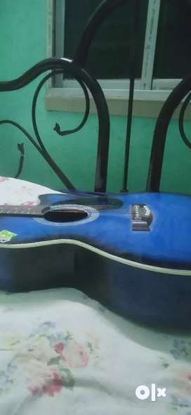 Second hand on sale guitar olx