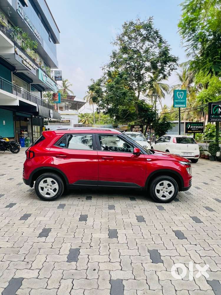 Hyundai Venue S 1.2 Petrol, 2022, Petrol