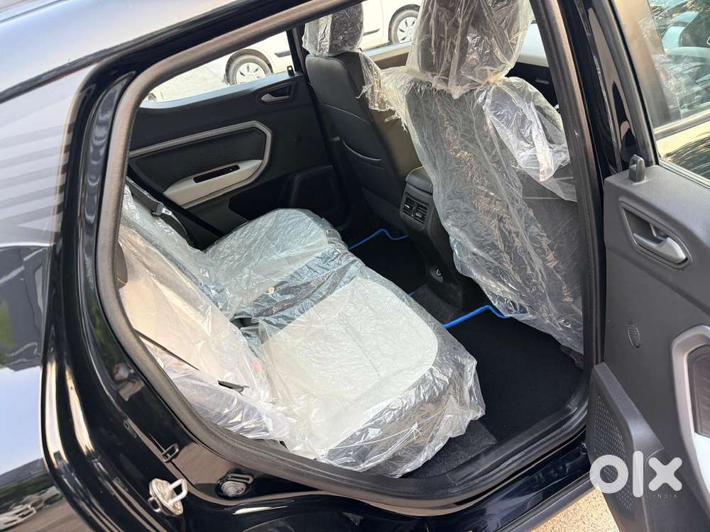 Renault Kiger Authentic-petrol-manual, 2025, Petrol