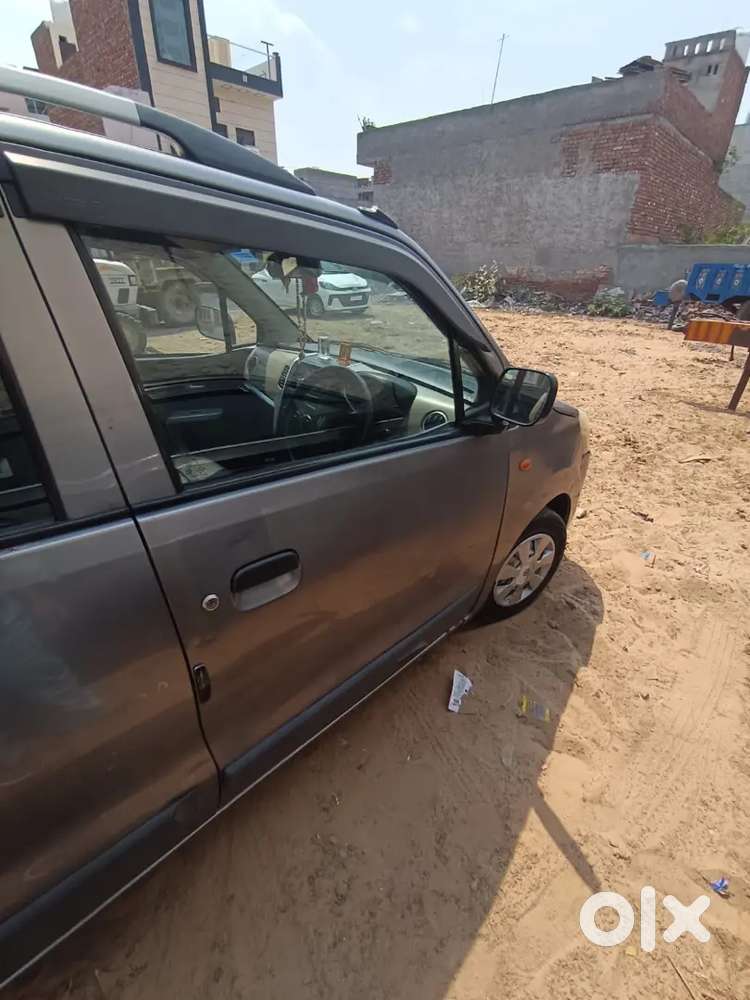 Koi Kami Nhi H Gadi M Sab Kuch Ok H