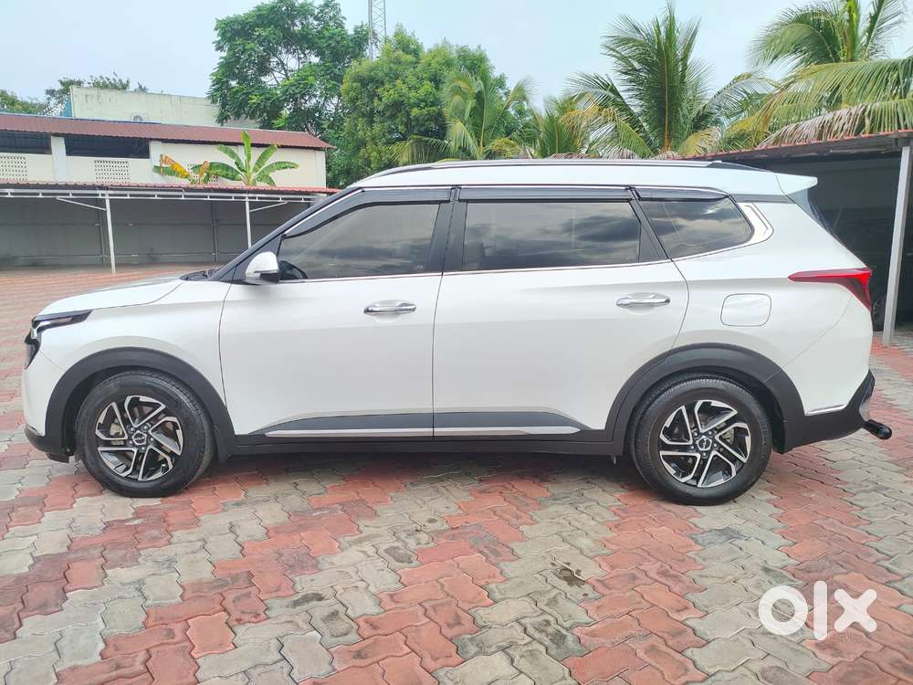 Kia Carens, 2023, Petrol