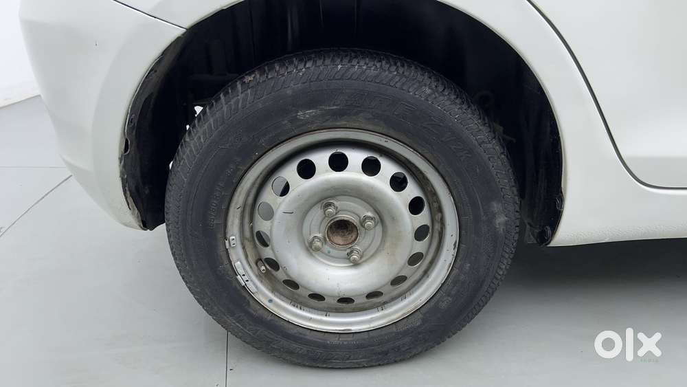 Maruti Suzuki Swift 1.2 Lxi (o), 2017, Petrol