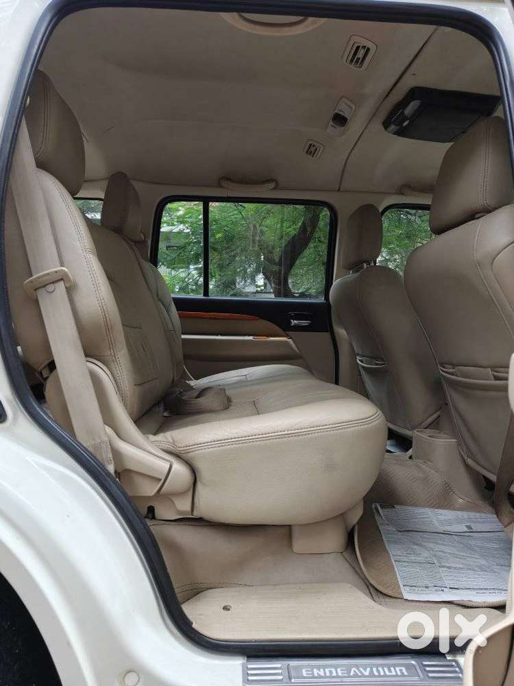 Ford Endeavour 4x4 Thunder Plus, 2012, Diesel