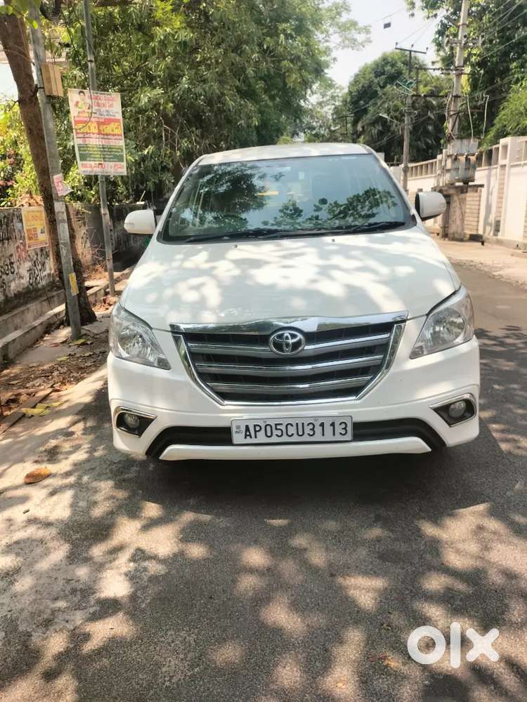 Toyota Innova 2014