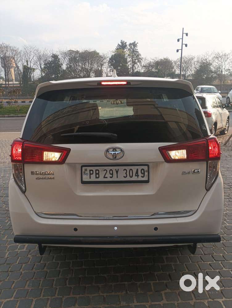 Toyota Innova Crysta 2.4 G Mt 7 Str, 2016, Diesel