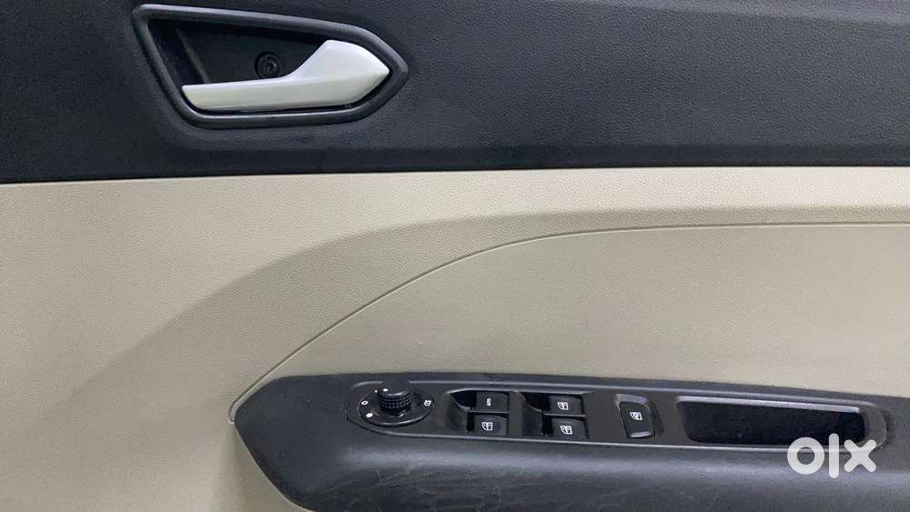 Renault Triber Rxz, 2024, Petrol