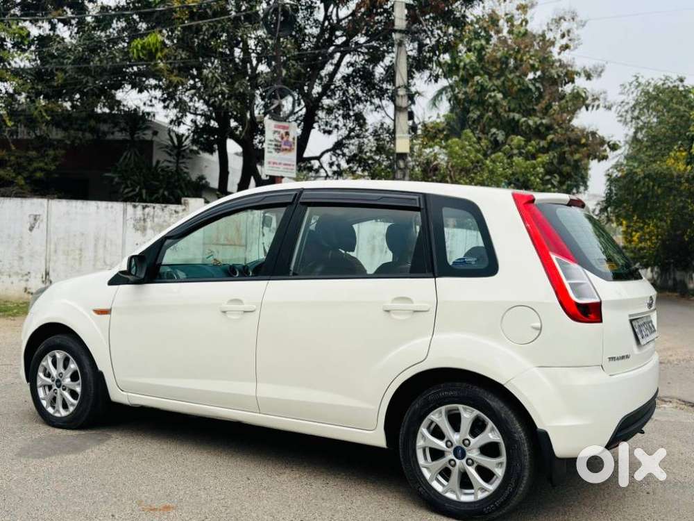 Ford Figo, 2014, Petrol