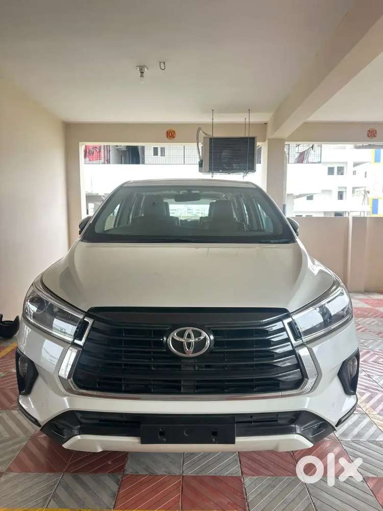 Toyota Innova Crysta 2022 Petrol 29000 Km Driven