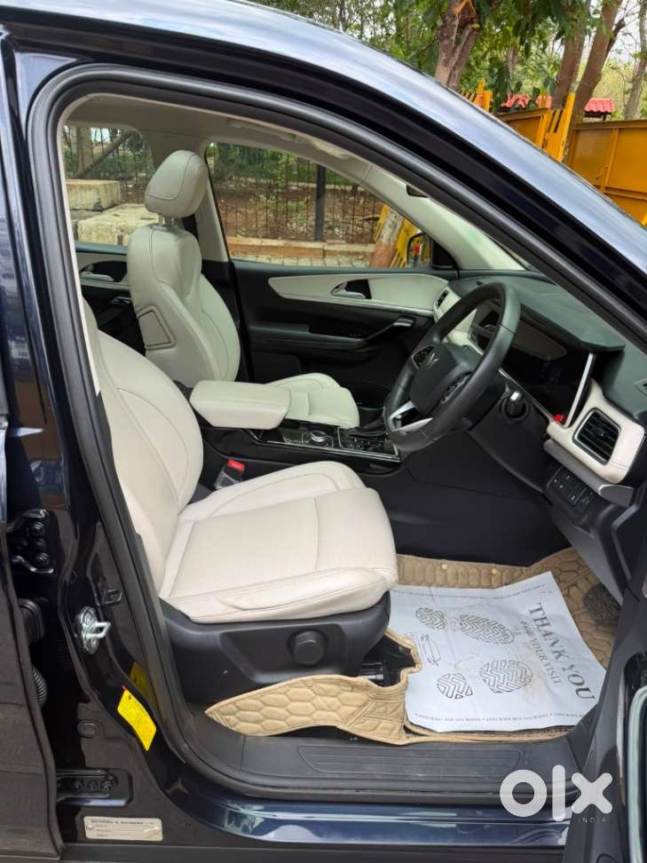 Mahindra Xuv700 2.2 Ax 7 Diesel At Luxury Pack Str Awd, 2023, Diesel