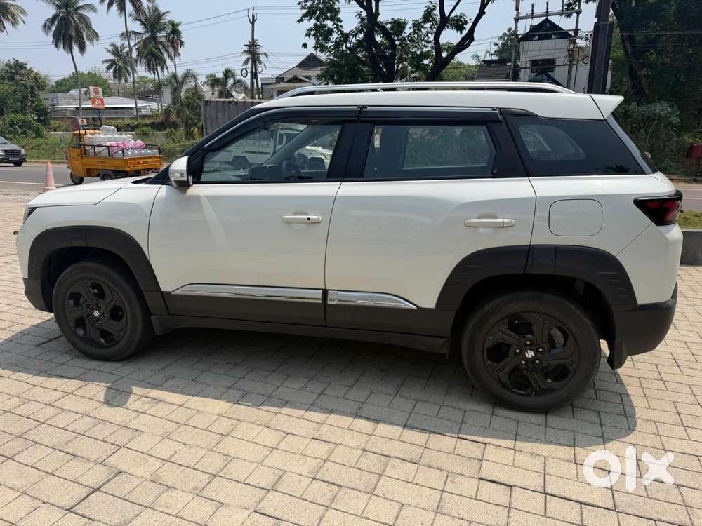 Maruti Suzuki Brezza 1.5 Zxi Smart Hybrid, 2023, Petrol