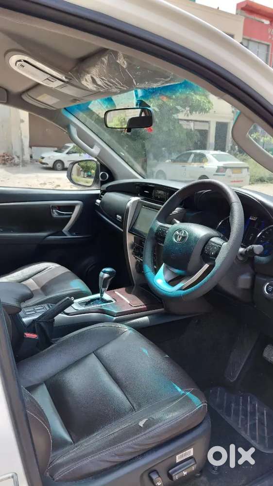 Fortuner 4x2
Automatic 
November 2017
85000 Km