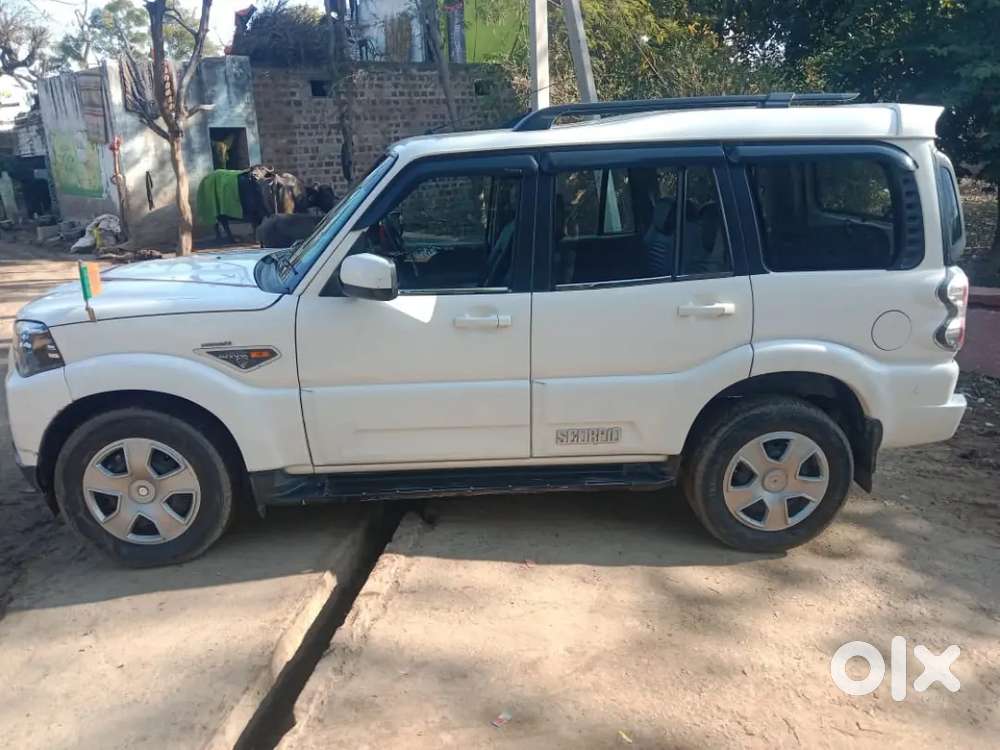 Mahindra Scorpio 2016 Diesel 2nd Owner