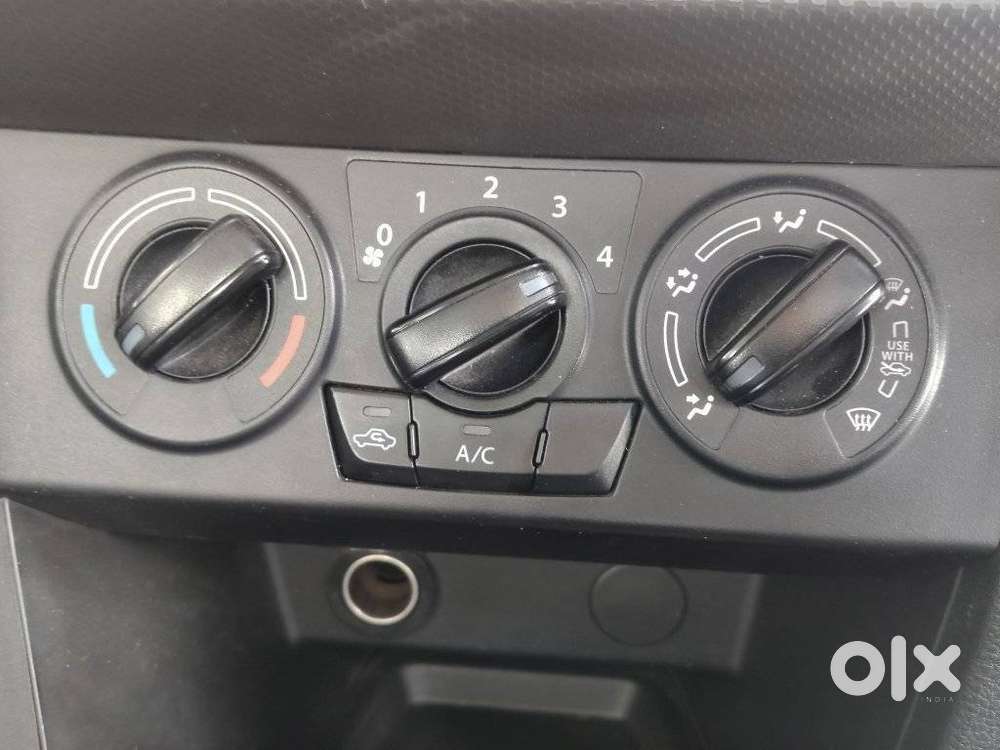 Maruti Suzuki Brezza 1.5 Lxi Smart Hybrid, 2025, Petrol