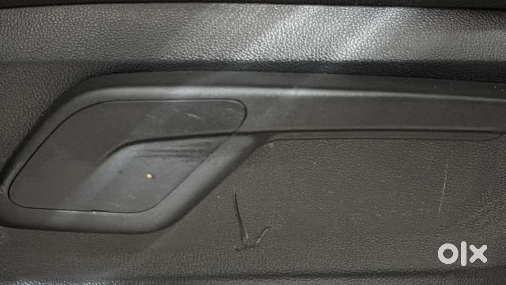 Mahindra Kuv 100 Mfalcon G80 K8 Dual Tone, 2017, Petrol