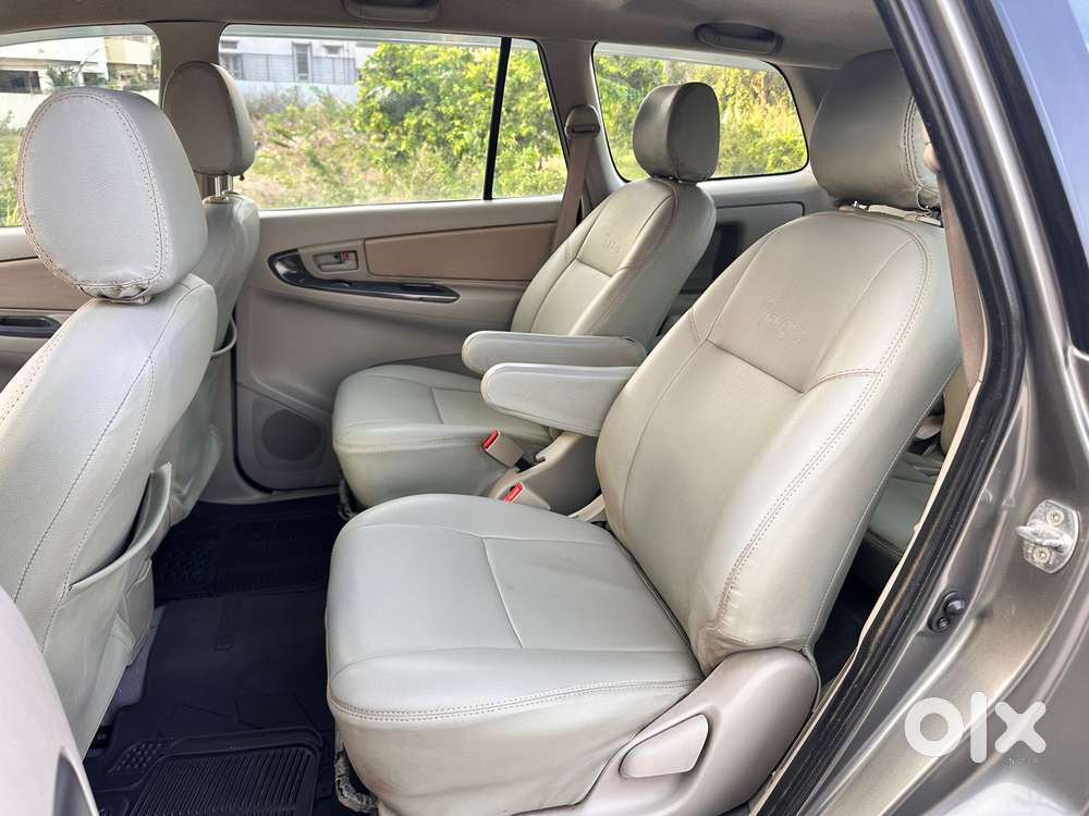 Toyota Innova 2.5 G (diesel) 8 Seater, 2013, Diesel