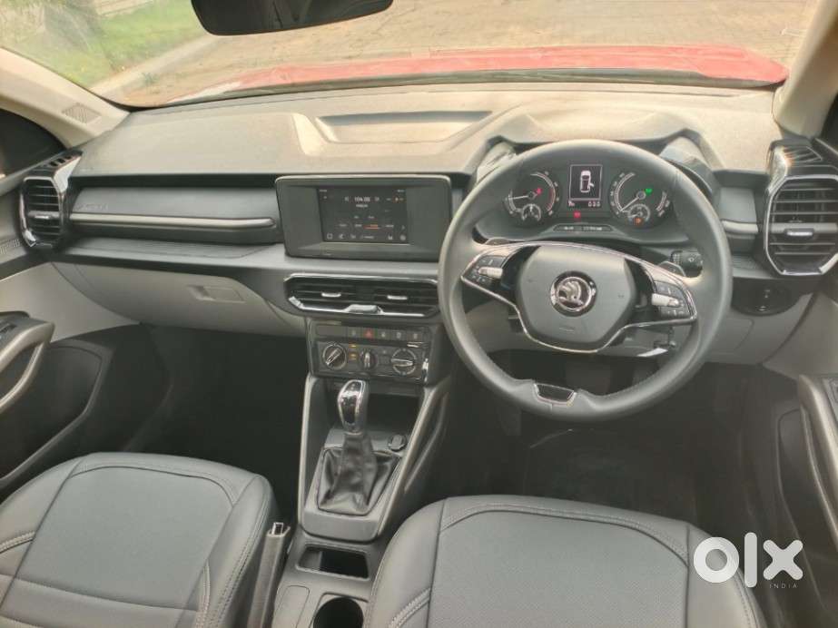 Skoda Kylaq Signature At, 2026, Petrol