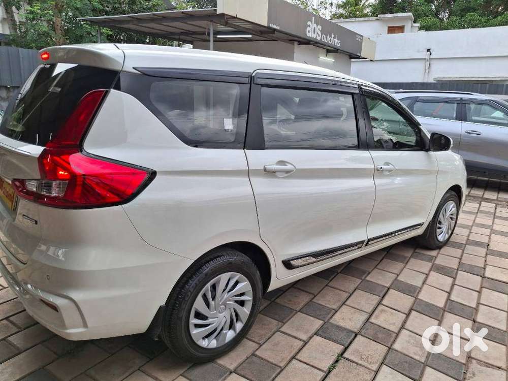 Maruti Suzuki Ertiga Vxi At Petrol, 2022, Petrol