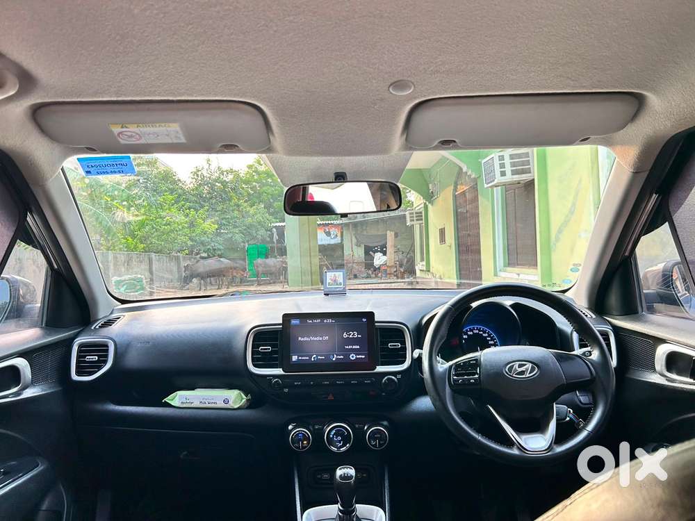 Hyundai Venue Petrol 2022