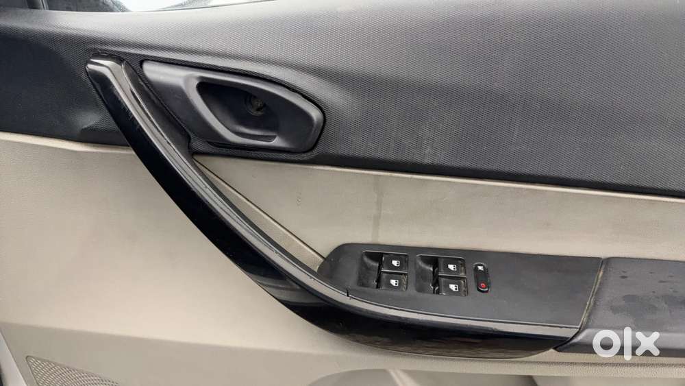 Tata Tiago 1.2 Revotron Xt, 2017, Petrol