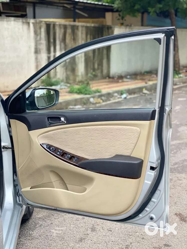 Hyundai Verna Fluidic 1.6 Vtvt Sx Automatic, 2014, Petrol