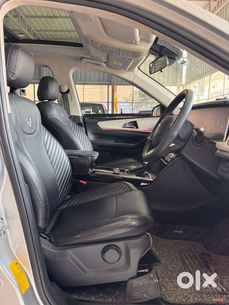 Mahindra Xuv700 2.2 Ax 7 Diesel At Luxury Pack Str, 2023, Diesel