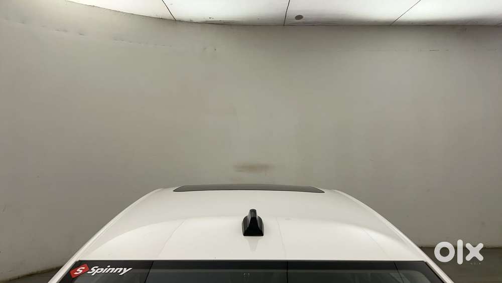 Skoda Slavia Style 1.0l Tsi At, 2022, Petrol