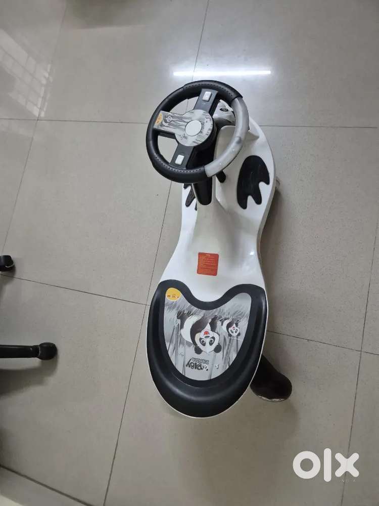 Kids&rsquo; Panda Swing Car / Magic Ride-On Car
