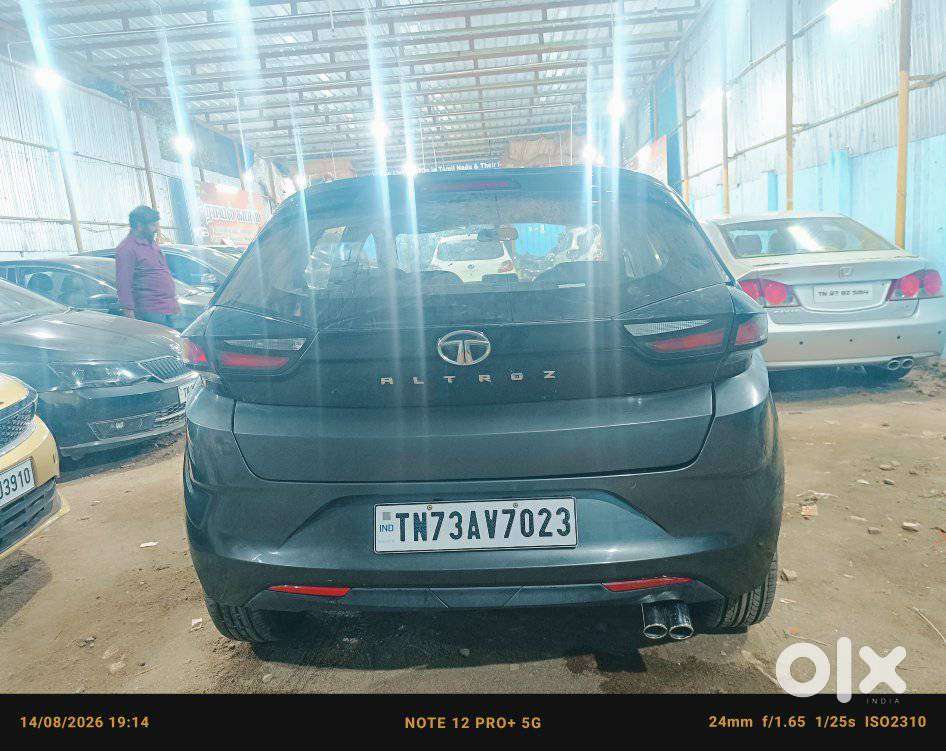 Tata Altroz 1.2 Xm Plus, 2023, Petrol