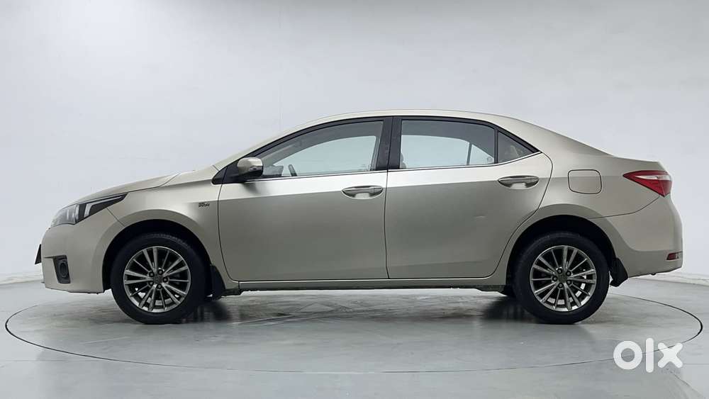 Toyota Corolla Altis 2013-2017 Vl At, 2015, Petrol