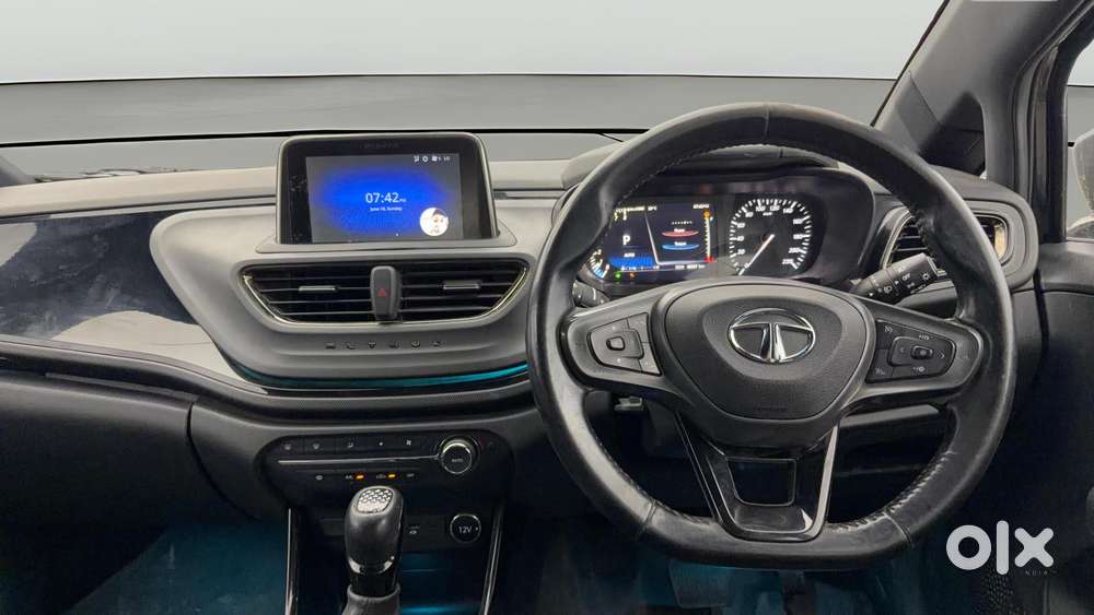 Tata Altroz 1.2 Xza Plus Dark Edition Dct, 2022, Petrol