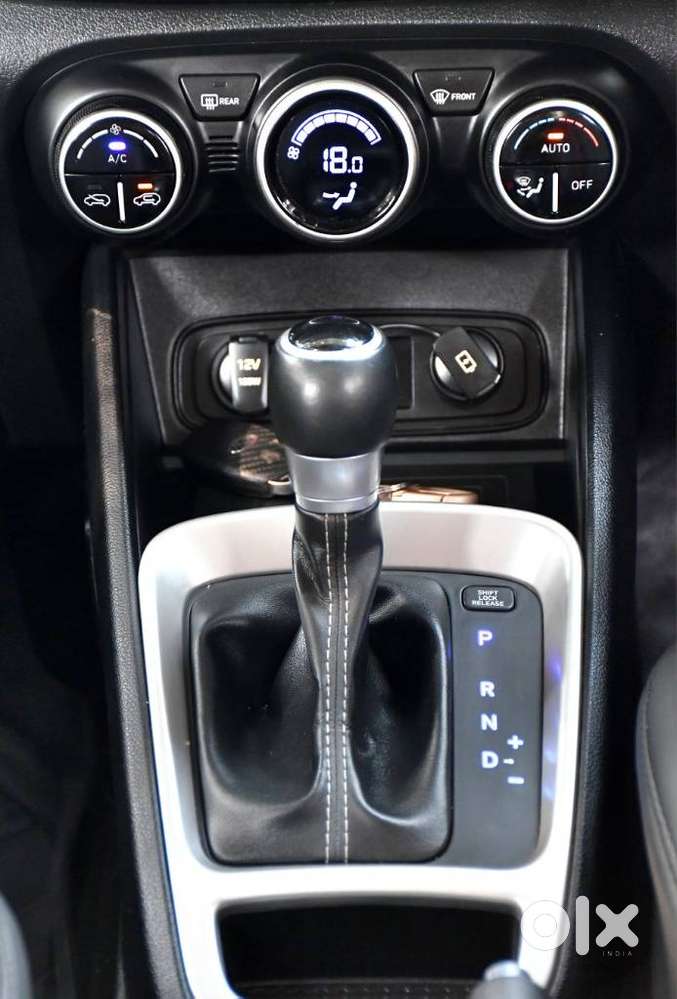 Hyundai Venue Sx+ At, 2020, Petrol