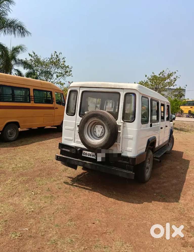 टाटा विंगर व कोर्स तूफान दोनों है