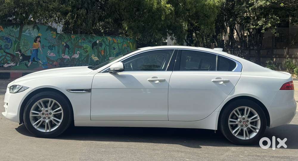 Jaguar Xe Portfolio, 2019, Petrol