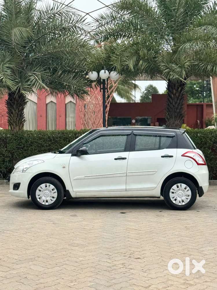 Maruti Suzuki Swift Vxi, 2013, Petrol