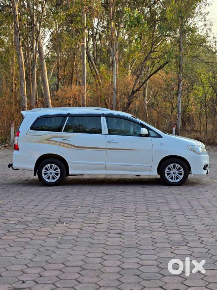 Toyota Innova 2.5 G (diesel) 8 Seater, 2014, Diesel