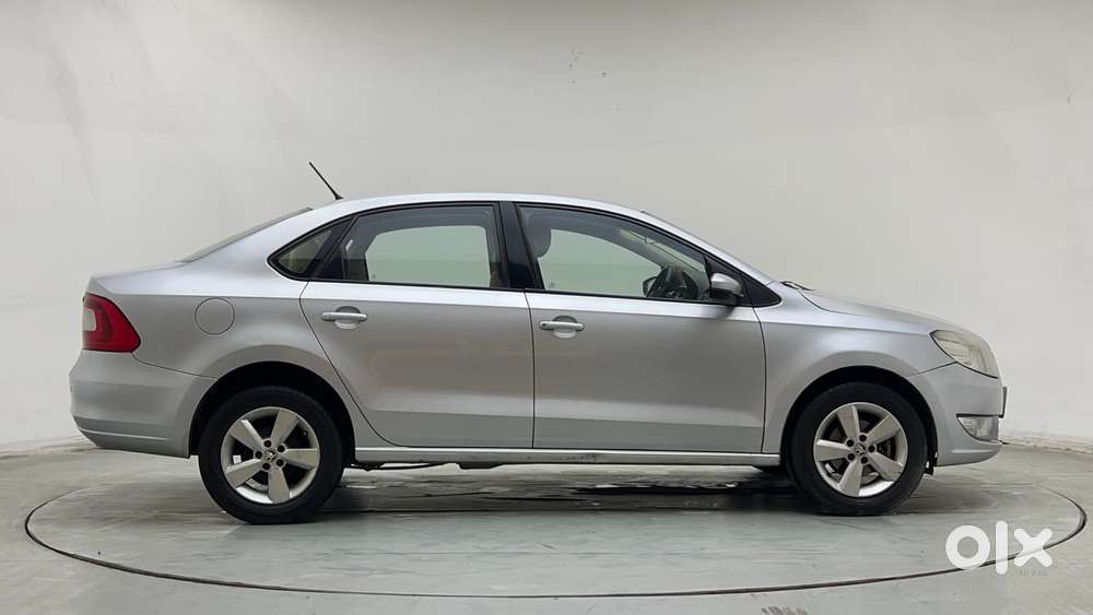 Skoda Rapid 1.6 Mpi At Style, 2016, Petrol