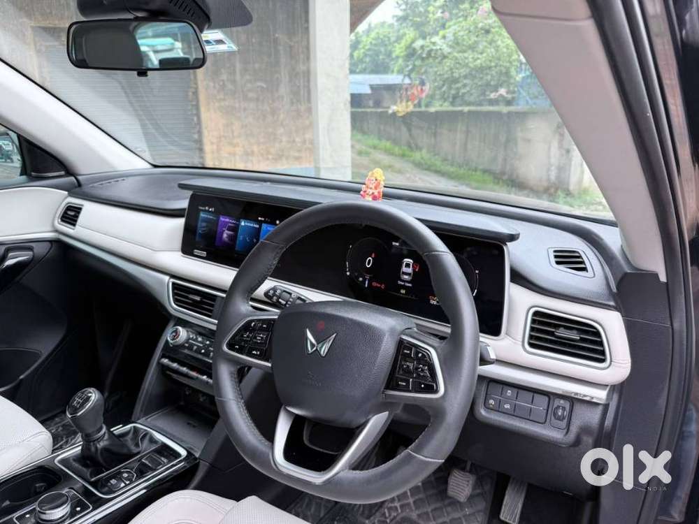 Mahindra Xuv700 2.2 Ax 7 Diesel Mt Luxury Pack Str, 2023, Diesel