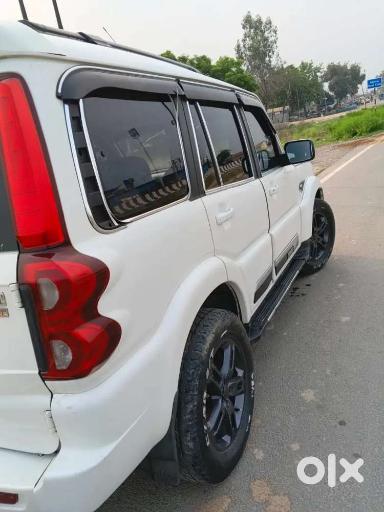 Mahindra Scorpio Classic 2013