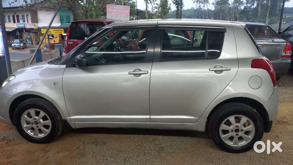 Maruti Suzuki Swift 2004-2010 Zxi Bsiv, 2006, Petrol
