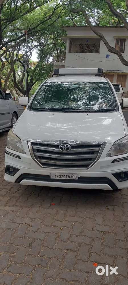 Toyota Innova 2016 Diesel 278200 Km Driven