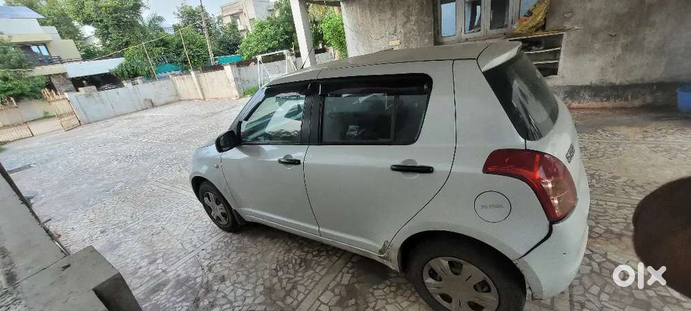 Maruti Suzuki Swift 2010